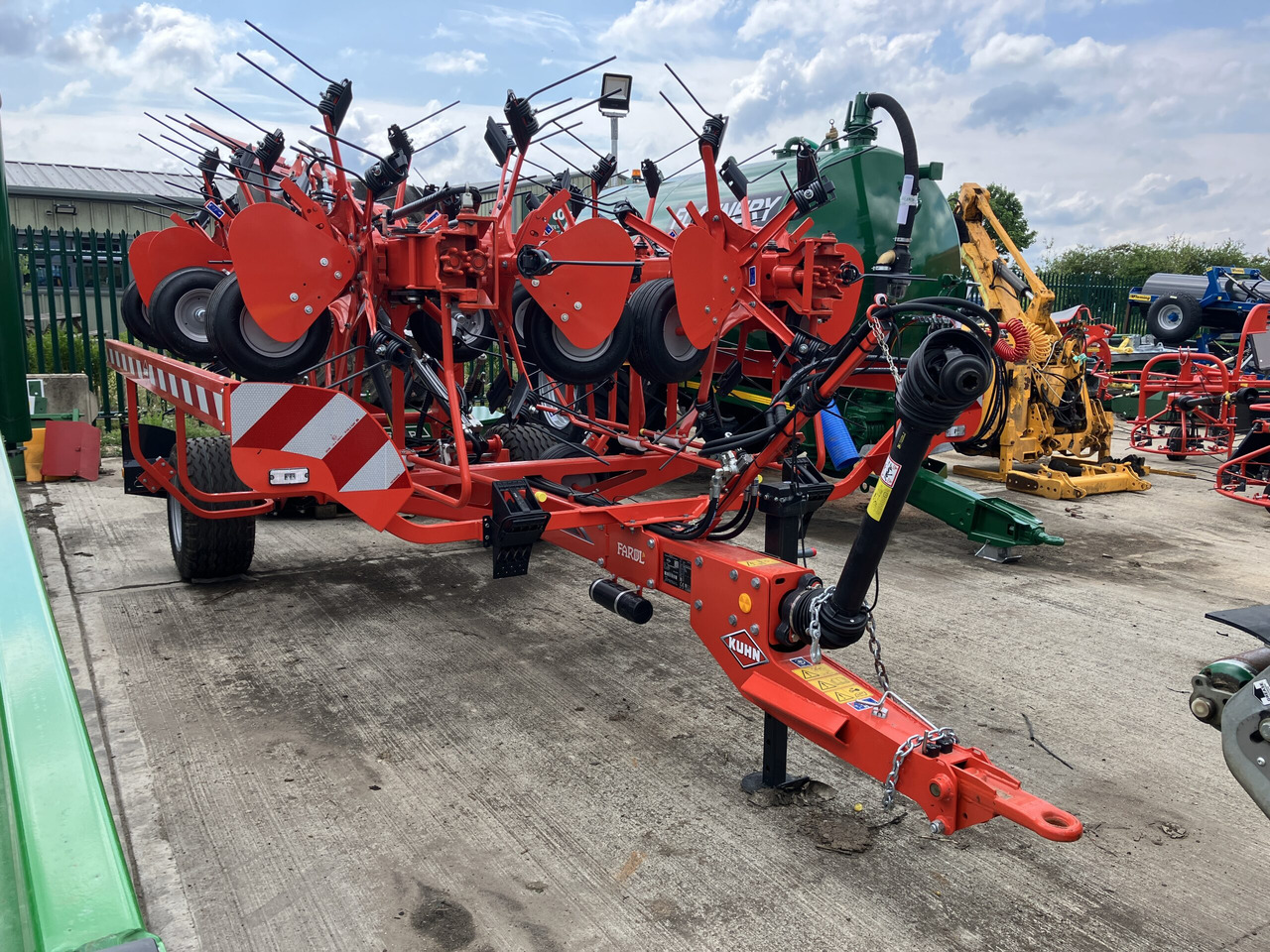Kuhn GF13003 - Hay and forage equipment: picture 1 Kuhn GF13003 - Hay and forage equipment: picture 1