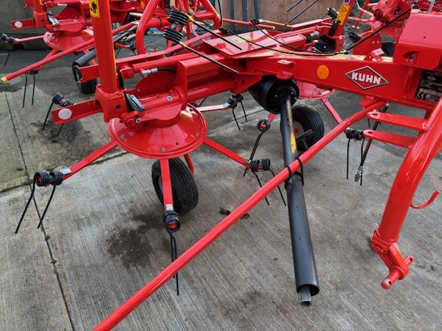 Kuhn GF502 Tedder - Tedder/ Rake: picture 4 Kuhn GF502 Tedder - Tedder/ Rake: picture 4