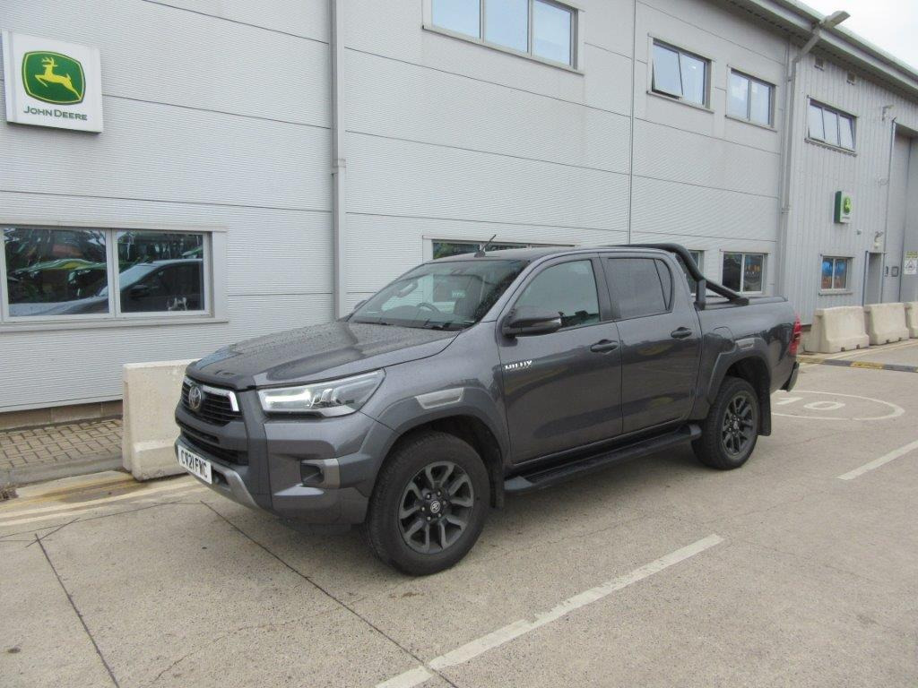 Toyota Hilux Invincible X - Pickup truck: picture 2 Toyota Hilux Invincible X - Pickup truck: picture 2