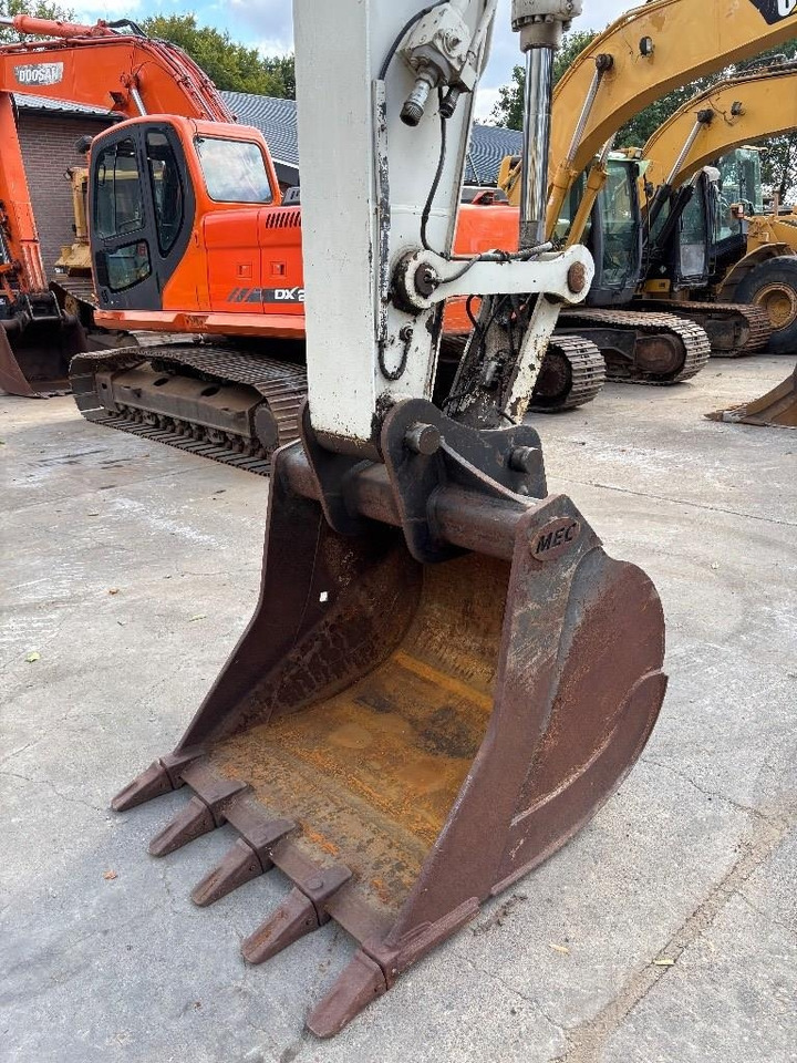 CAT 320E  - Crawler excavator: picture 5 CAT 320E  - Crawler excavator: picture 5