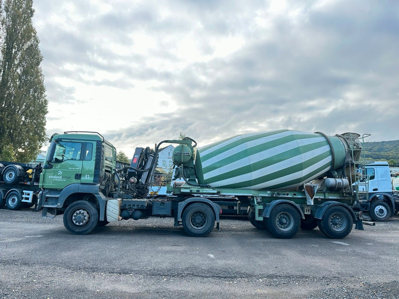 MAN TGS 18.400 Betomischer Auflieger 2Achs Liebherr - Concrete mixer truck: picture 1 MAN TGS 18.400 Betomischer Auflieger 2Achs Liebherr - Concrete mixer truck: picture 1