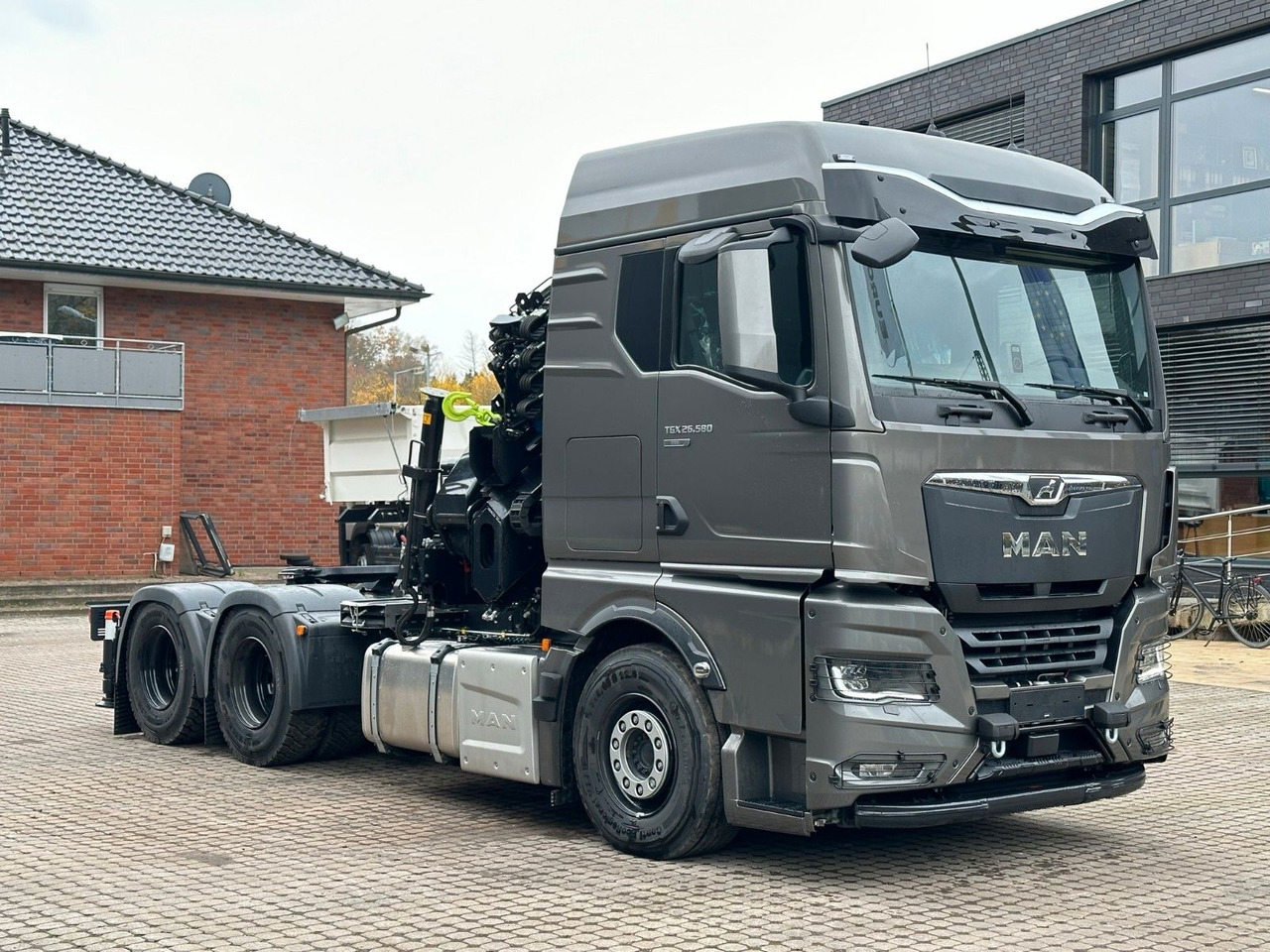 Crane truck MAN TGX 26.580 6x4 Kran Hiab 302-6 + Jib-4: picture 11