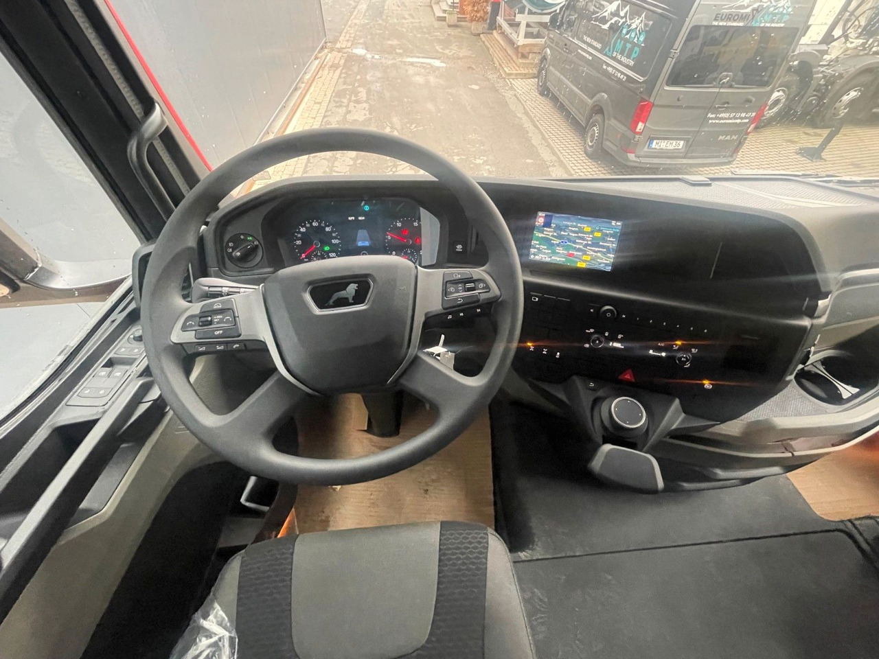 Cab chassis truck MAN TGX 33.510 6X4 BL: picture 9