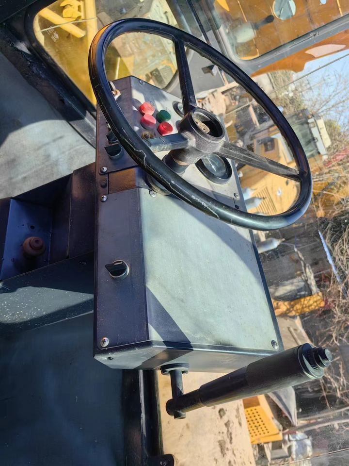 Fast Shipping Superior Quality Used Dynapac CA301D Road Roller Used Vibratory Soil Compactors Strong Power Single Drum Roller - Compactor: picture 5 Fast Shipping Superior Quality Used Dynapac CA301D Road Roller Used Vibratory Soil Compactors Strong Power Single Drum Roller - Compactor: picture 5