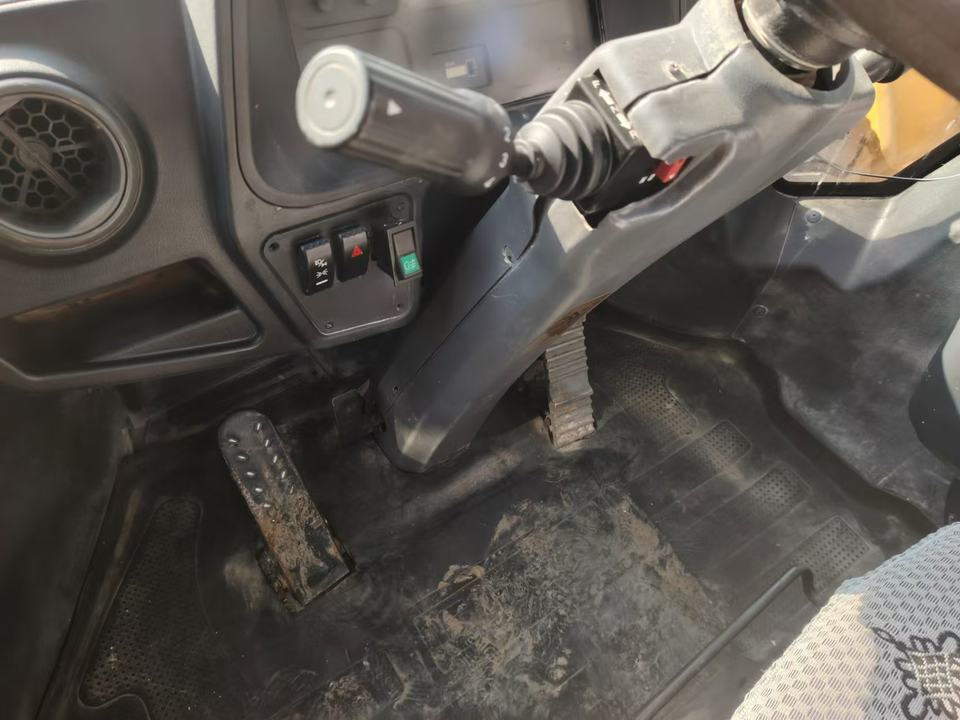 LIUGONG 7 Ton Wheel Loader 870H Best Price Used Loader - Wheel loader: picture 4 LIUGONG 7 Ton Wheel Loader 870H Best Price Used Loader - Wheel loader: picture 4