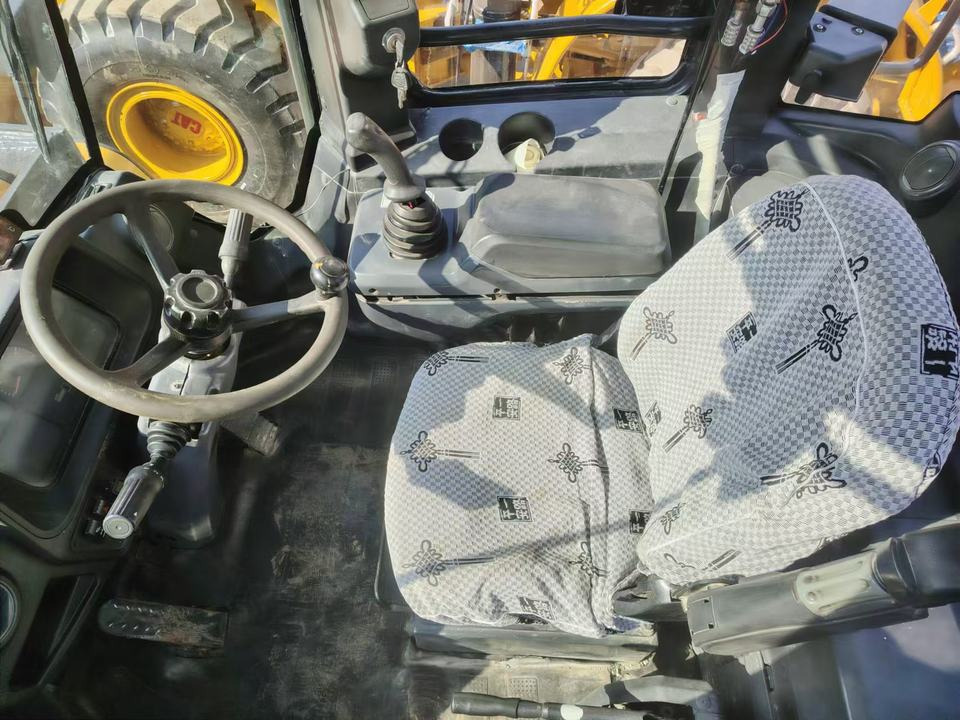 LIUGONG 7 Ton Wheel Loader 870H Best Price Used Loader - Wheel loader: picture 3 LIUGONG 7 Ton Wheel Loader 870H Best Price Used Loader - Wheel loader: picture 3