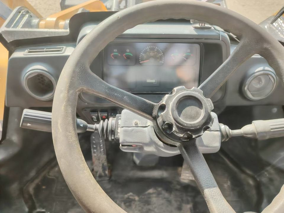 LiuGong LG 870H Hot Selling Good Condition Low Price China Used Loader Used Construction Equipment Second-hand - Wheel loader: picture 4 LiuGong LG 870H Hot Selling Good Condition Low Price China Used Loader Used Construction Equipment Second-hand - Wheel loader: picture 4