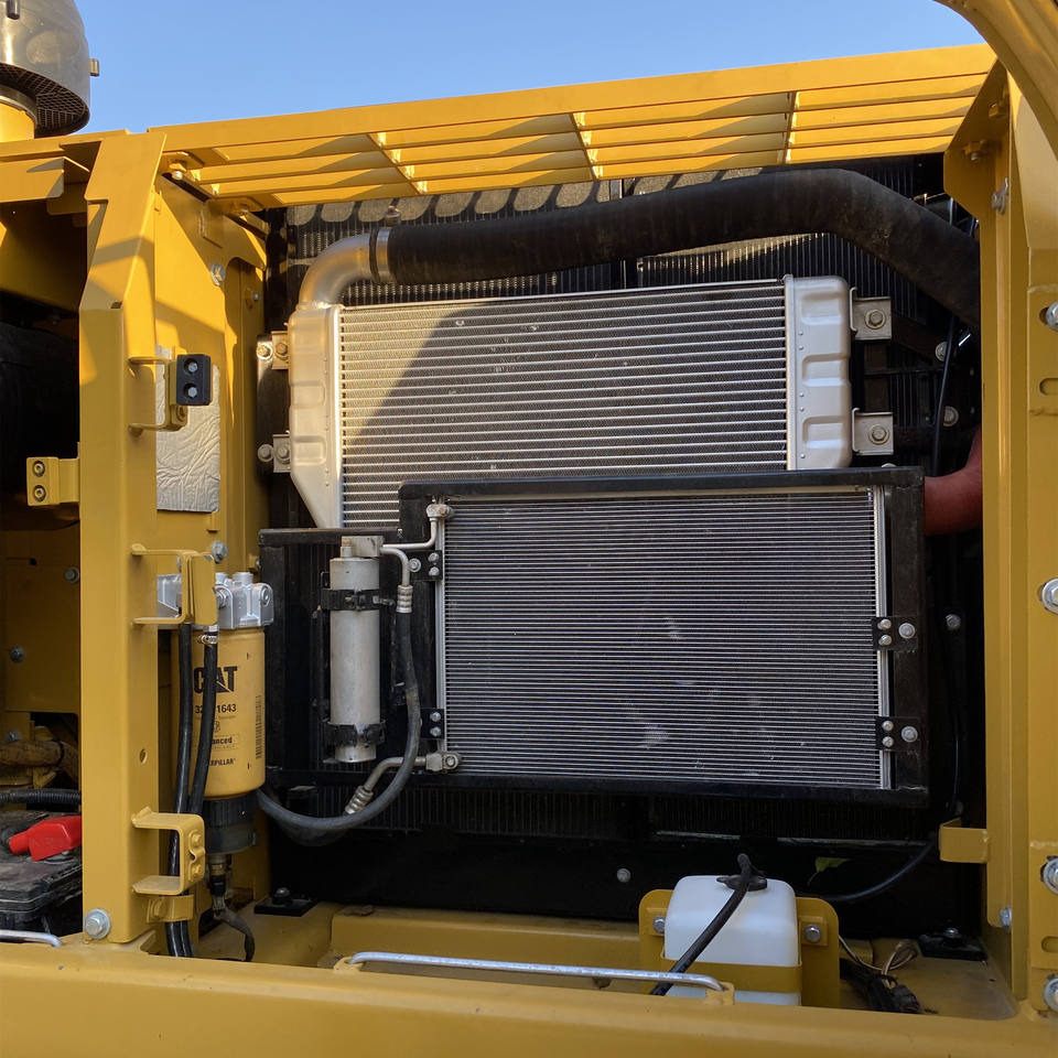 Original Japan Used CAT Crawler Excavator Used Cat 320D Excavator Caterpillar 330D2 320D2 Excavator - Crawler excavator: picture 5 Original Japan Used CAT Crawler Excavator Used Cat 320D Excavator Caterpillar 330D2 320D2 Excavator - Crawler excavator: picture 5