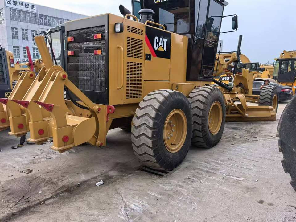 Second Hand Used Construction Machinery Japanese CAT 140G Grader Caterpillar Brand for Sale With Good Condition and Price - Grader: picture 3 Second Hand Used Construction Machinery Japanese CAT 140G Grader Caterpillar Brand for Sale With Good Condition and Price - Grader: picture 3