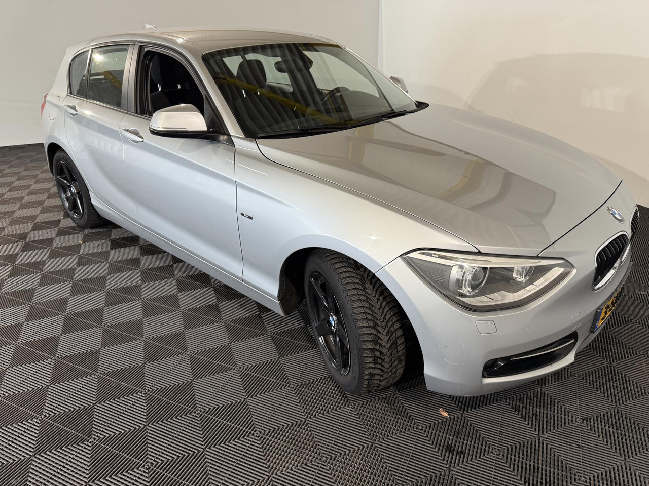BMW 1-serie 116i EDE Executive 3-SRN-66 - Car: picture 4 BMW 1-serie 116i EDE Executive 3-SRN-66 - Car: picture 4