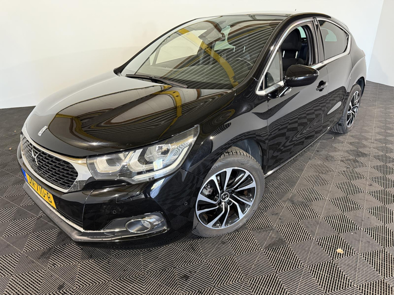 DS 4 1.2 PureTech Business JN-710-B 154.325 km - Car: picture 1 DS 4 1.2 PureTech Business JN-710-B 154.325 km - Car: picture 1