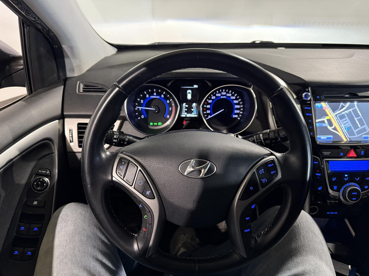Hyundai | i30 | 1.6 GDI i-Catcher | 2012 | 287.418 km | 40XFT1 | Logisch - Hatchback: picture 3 Hyundai | i30 | 1.6 GDI i-Catcher | 2012 | 287.418 km | 40XFT1 | Logisch - Hatchback: picture 3