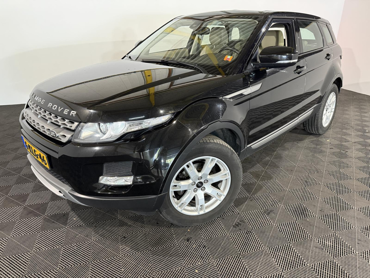 Land Rover Range Rover Evoque 2.2 TD4 4WD Pure | 2013 | 288.735 km | 6-KLG-46 - SUV: picture 1 Land Rover Range Rover Evoque 2.2 TD4 4WD Pure | 2013 | 288.735 km | 6-KLG-46 - SUV: picture 1