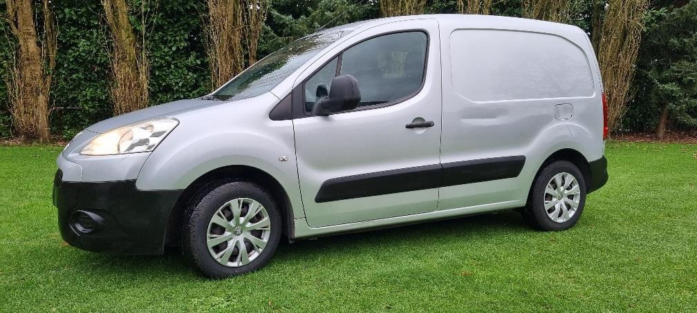 Peugeot Partner 120 1.6 HDI L1 XT Profit + | 2011 | 117.486 km | 7-VLP-25 - Small van: picture 1 Peugeot Partner 120 1.6 HDI L1 XT Profit + | 2011 | 117.486 km | 7-VLP-25 - Small van: picture 1
