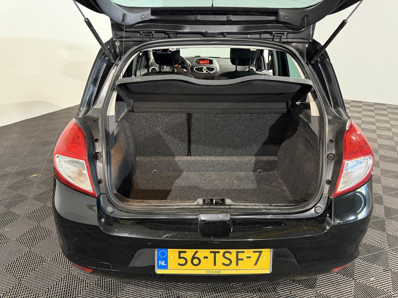 Renault | Clio | 1.2 Authentique | 2012 | 216.427 km | 56TSF7 | Logisch - Hatchback: picture 5 Renault | Clio | 1.2 Authentique | 2012 | 216.427 km | 56TSF7 | Logisch - Hatchback: picture 5