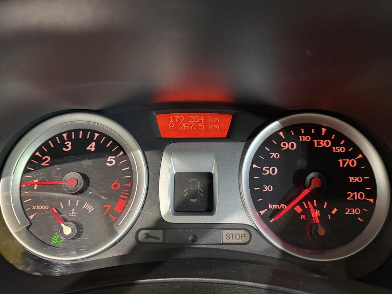 Renault Clio 1.2 TCe Collection | 2012 | 179.266 km | 15-ZDF-9 - Hatchback: picture 2 Renault Clio 1.2 TCe Collection | 2012 | 179.266 km | 15-ZDF-9 - Hatchback: picture 2