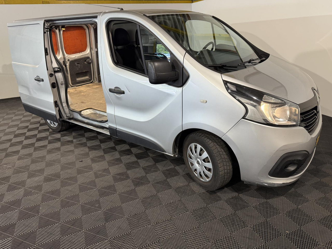 Renault Trafic 1.6 dCi T29 L1H1 Turbo2 Energy | 2014 | 247.840 km | VK-978-R - Small van: picture 3 Renault Trafic 1.6 dCi T29 L1H1 Turbo2 Energy | 2014 | 247.840 km | VK-978-R - Small van: picture 3
