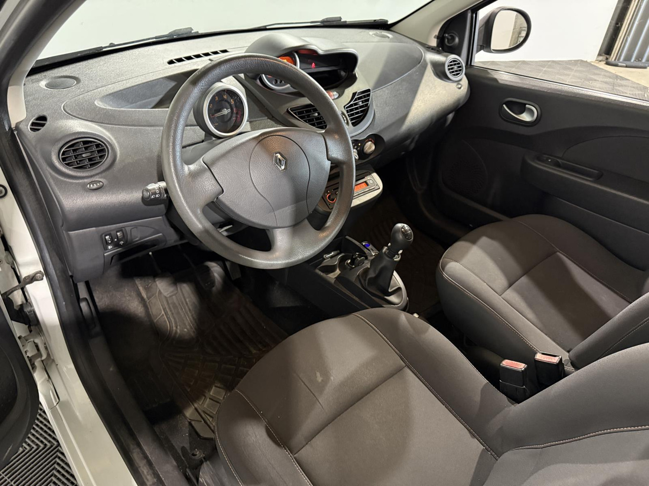 Renault Twingo 1.2 Dynamique | 2009 | 171.021 km | 56-JXX-4 - Hatchback: picture 2 Renault Twingo 1.2 Dynamique | 2009 | 171.021 km | 56-JXX-4 - Hatchback: picture 2