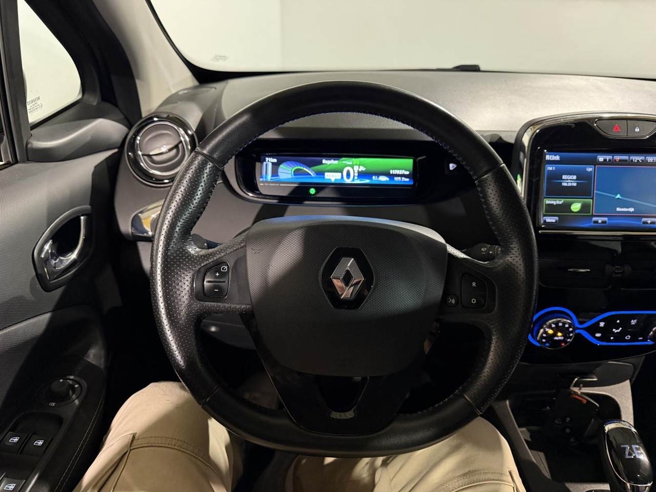 Renault | ZOE | R90 Intens 41 kWh (ex Accu) | 2018 | 117.938 km | Automaat | SF678V | Logisch - Hatchback: picture 5 Renault | ZOE | R90 Intens 41 kWh (ex Accu) | 2018 | 117.938 km | Automaat | SF678V | Logisch - Hatchback: picture 5