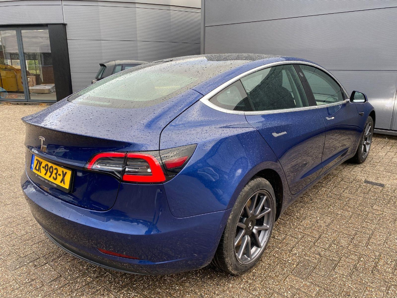 Tesla Model 3 Standard RWD Plus 60 kWh | Ex-taxi | 2019 | 184.082 km | Automaat | ZK993X | NAP: Logisch - Hatchback: picture 4 Tesla Model 3 Standard RWD Plus 60 kWh | Ex-taxi | 2019 | 184.082 km | Automaat | ZK993X | NAP: Logisch - Hatchback: picture 4
