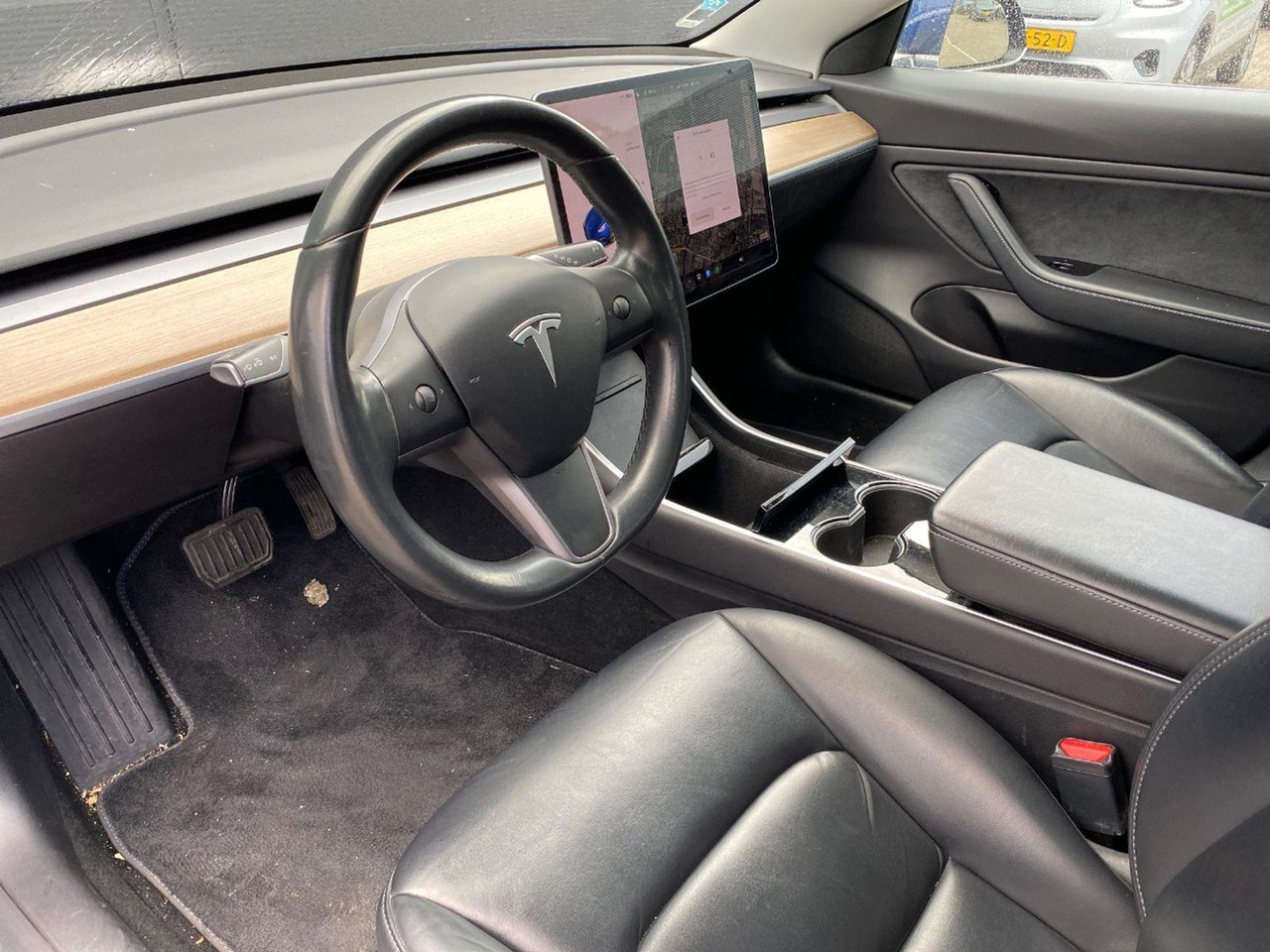 Tesla Model 3 Standard RWD Plus 60 kWh | Ex-taxi | 2019 | 184.082 km | Automaat | ZK993X | NAP: Logisch - Hatchback: picture 5 Tesla Model 3 Standard RWD Plus 60 kWh | Ex-taxi | 2019 | 184.082 km | Automaat | ZK993X | NAP: Logisch - Hatchback: picture 5