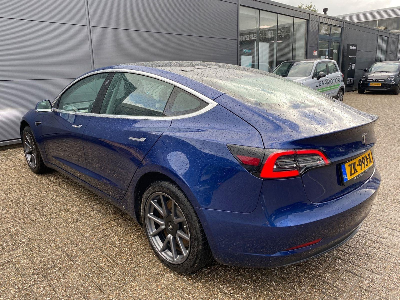 Tesla Model 3 Standard RWD Plus 60 kWh | Ex-taxi | 2019 | 184.082 km | Automaat | ZK993X | NAP: Logisch - Hatchback: picture 3 Tesla Model 3 Standard RWD Plus 60 kWh | Ex-taxi | 2019 | 184.082 km | Automaat | ZK993X | NAP: Logisch - Hatchback: picture 3