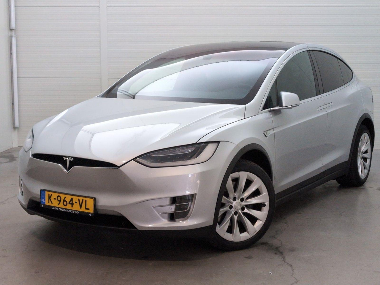 Tesla Model X 75D Base 6p. | 2016 | 186.701 km | Automaat | K964VL | NAP: Geen oordeel - SUV: picture 1 Tesla Model X 75D Base 6p. | 2016 | 186.701 km | Automaat | K964VL | NAP: Geen oordeel - SUV: picture 1