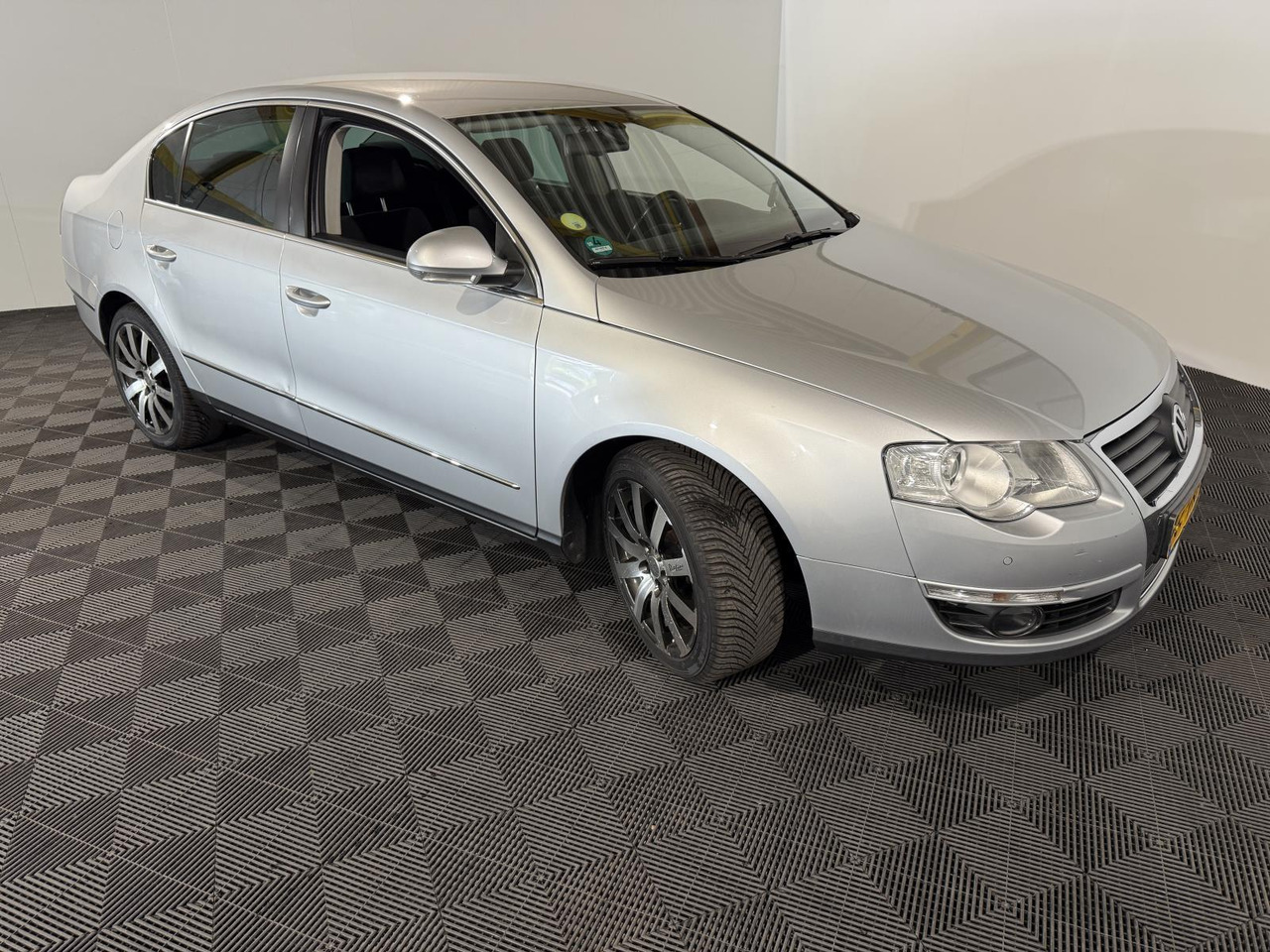 Volkswagen Passat 1.8 TFSI Comfortline 80-HKF-9 199.375 km - Car: picture 4 Volkswagen Passat 1.8 TFSI Comfortline 80-HKF-9 199.375 km - Car: picture 4