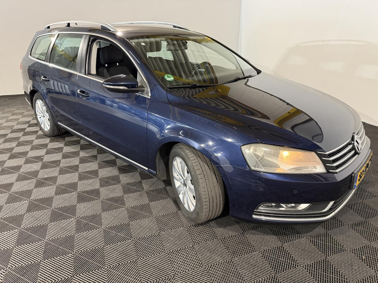 Volkswagen | Passat Variant | 1.6 TDI Comfortline BlueMotion | 2011 | 358.371 km | 87ZDG9 | Geen oordeel - Car: picture 3 Volkswagen | Passat Variant | 1.6 TDI Comfortline BlueMotion | 2011 | 358.371 km | 87ZDG9 | Geen oordeel - Car: picture 3