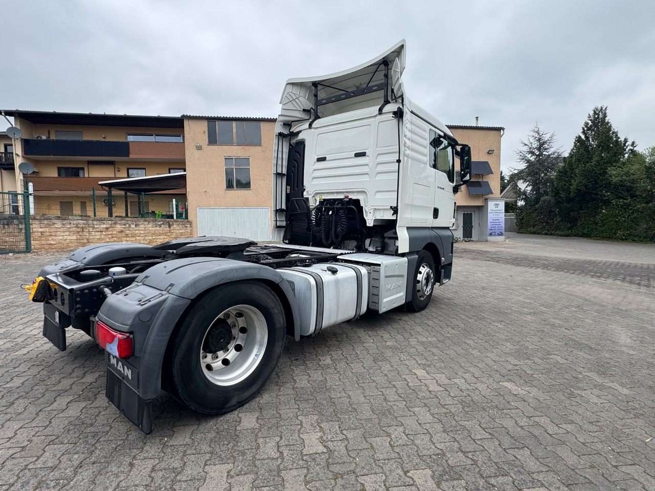 MAN TGX 18.460 XL /1xBett/Retarder/Voll-Spoiler - Tractor unit: picture 4 MAN TGX 18.460 XL /1xBett/Retarder/Voll-Spoiler - Tractor unit: picture 4
