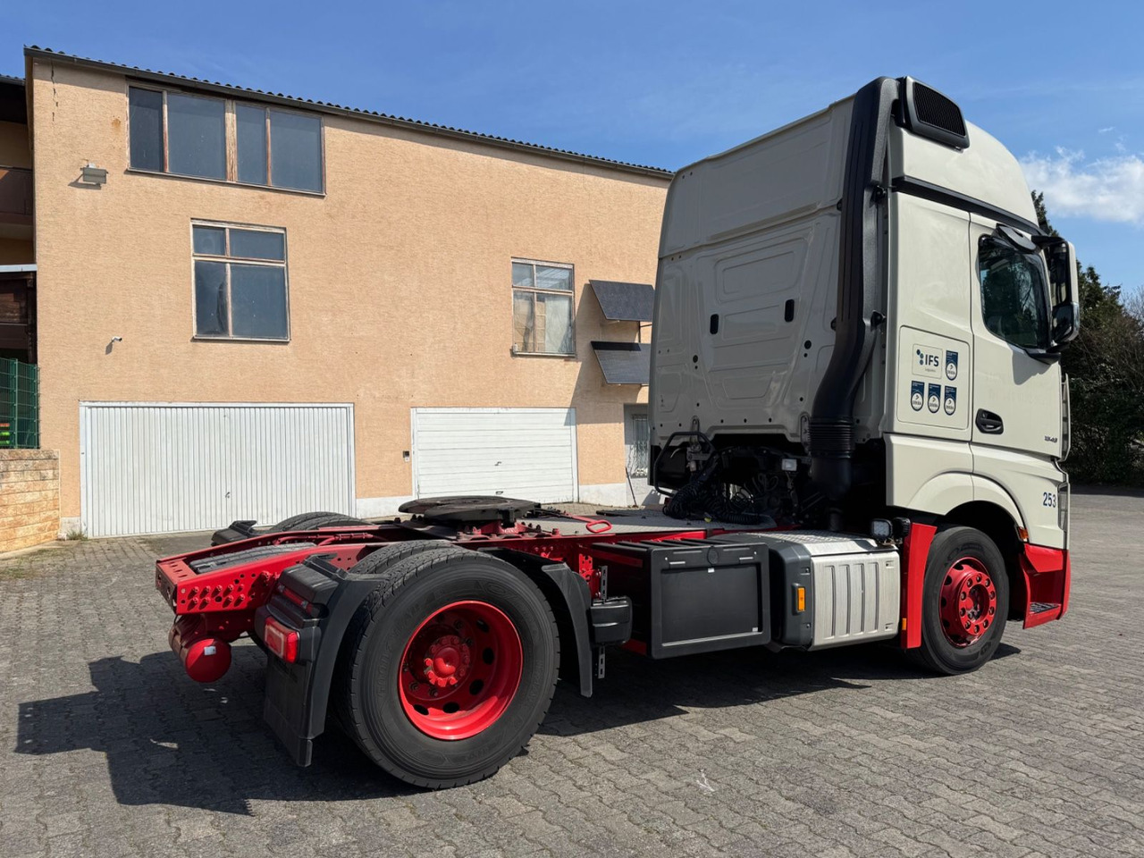 Mercedes-Benz Actros 1848/GIGA/Retarder/2xBett/2instock - Tractor unit: picture 5 Mercedes-Benz Actros 1848/GIGA/Retarder/2xBett/2instock - Tractor unit: picture 5