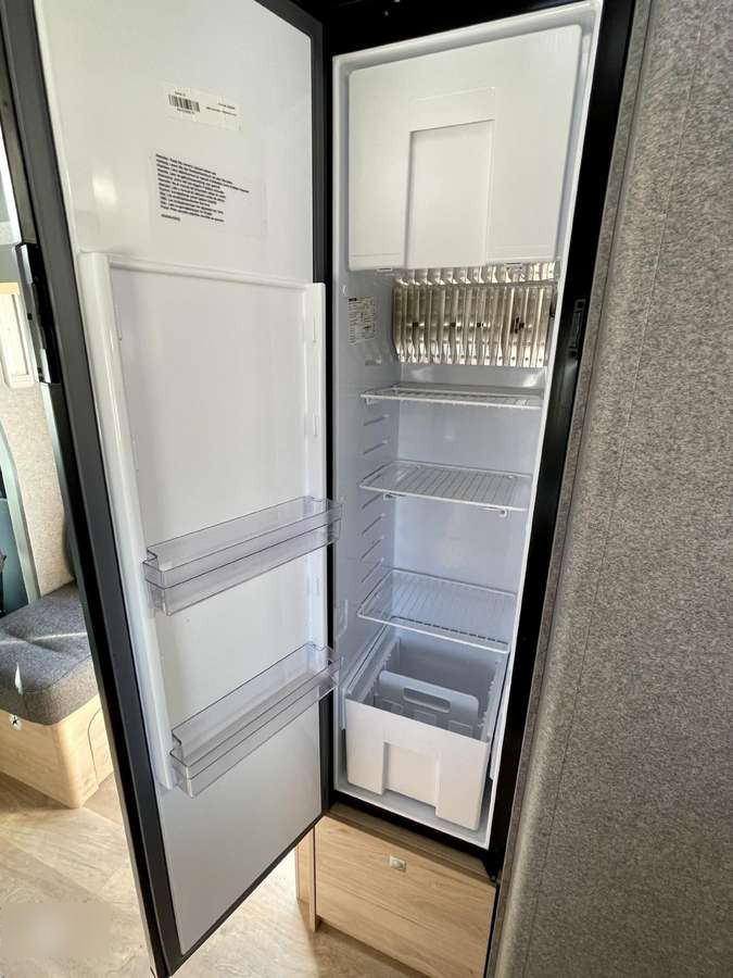 Semi-integrated motorhome DETHLEFFS Just Go T7055 EB: picture 10