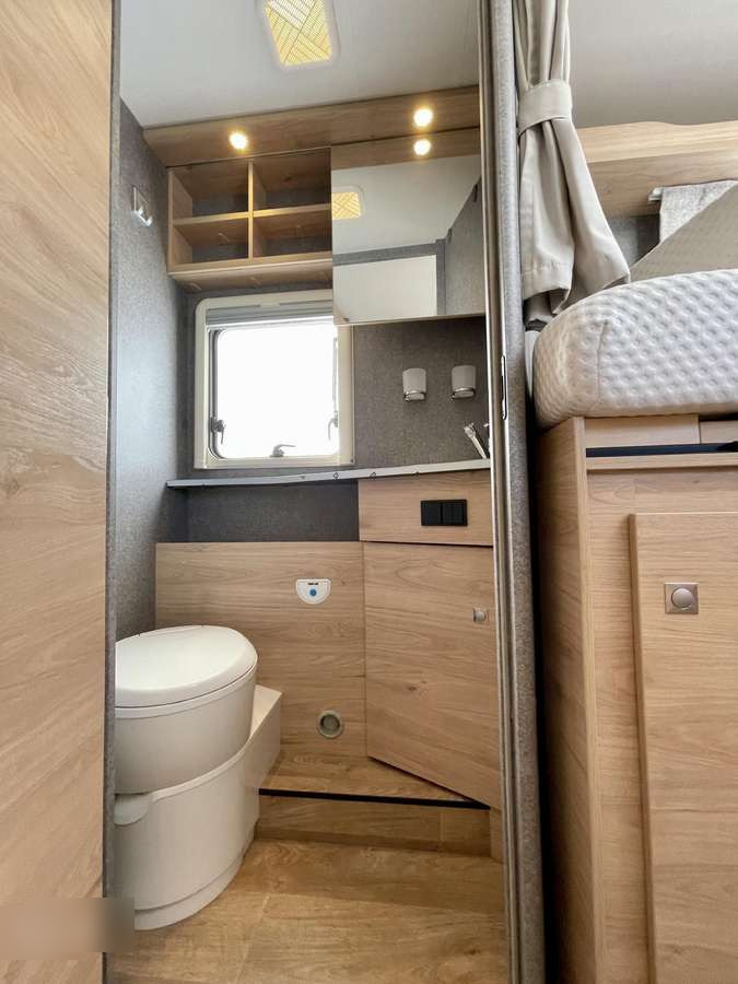 Semi-integrated motorhome DETHLEFFS Just Go T7055 EB: picture 17