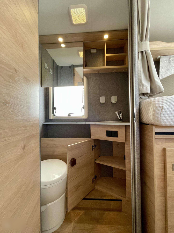 Semi-integrated motorhome DETHLEFFS Just Go T7055 EB: picture 16