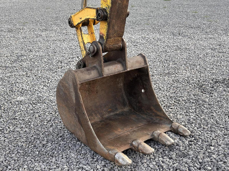 Mini excavator Komatsu PC20MR-2: picture 7