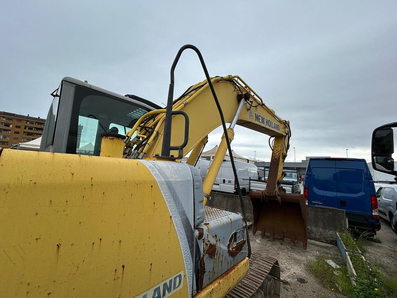 Excavator New Holland E215B: picture 7