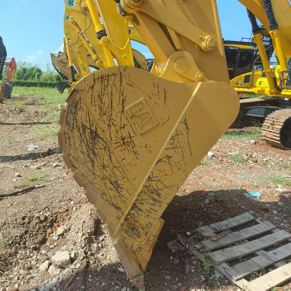 CATERPILLAR 330D2 - Crawler excavator: picture 2 CATERPILLAR 330D2 - Crawler excavator: picture 2