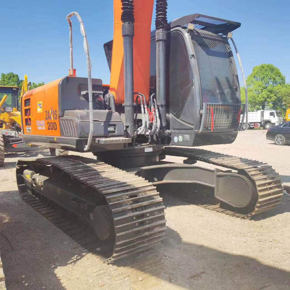 Crawler excavator HITACHI ZX200: picture 11