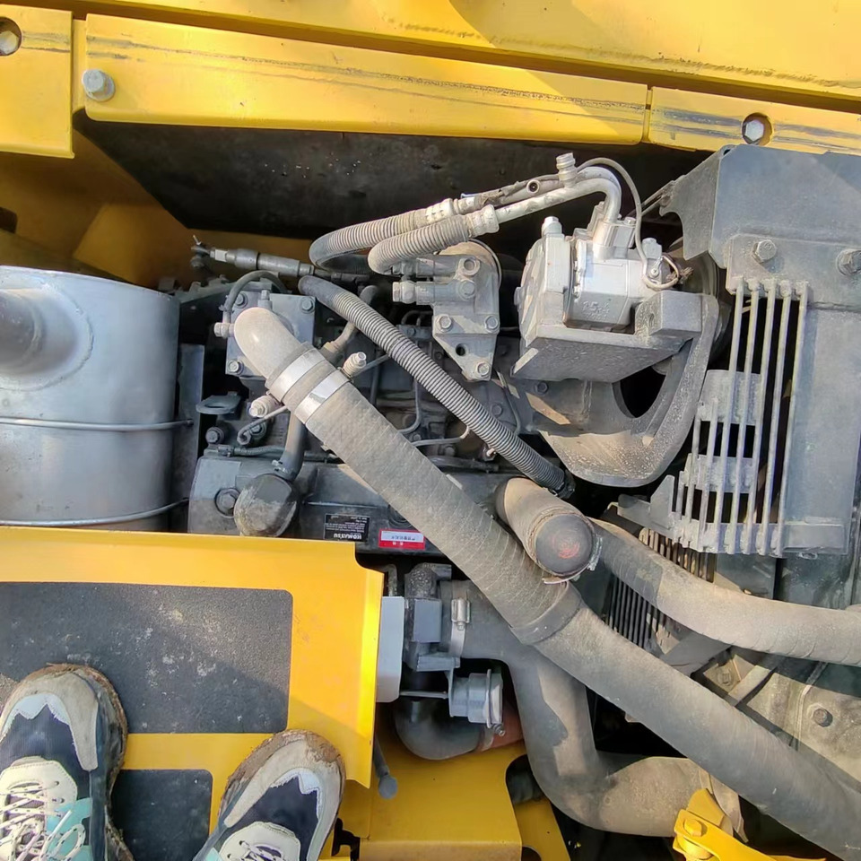 Crawler excavator KOMATSU PC130: picture 12