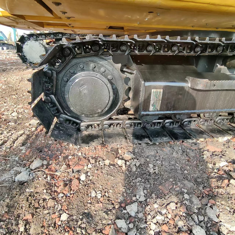 Crawler excavator KOMATSU PC130: picture 16