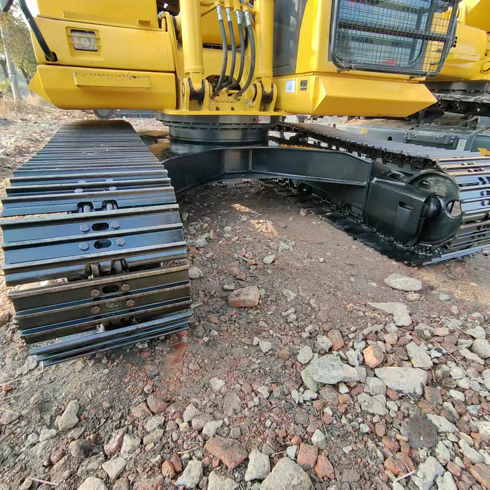 Crawler excavator KOMATSU PC130: picture 10