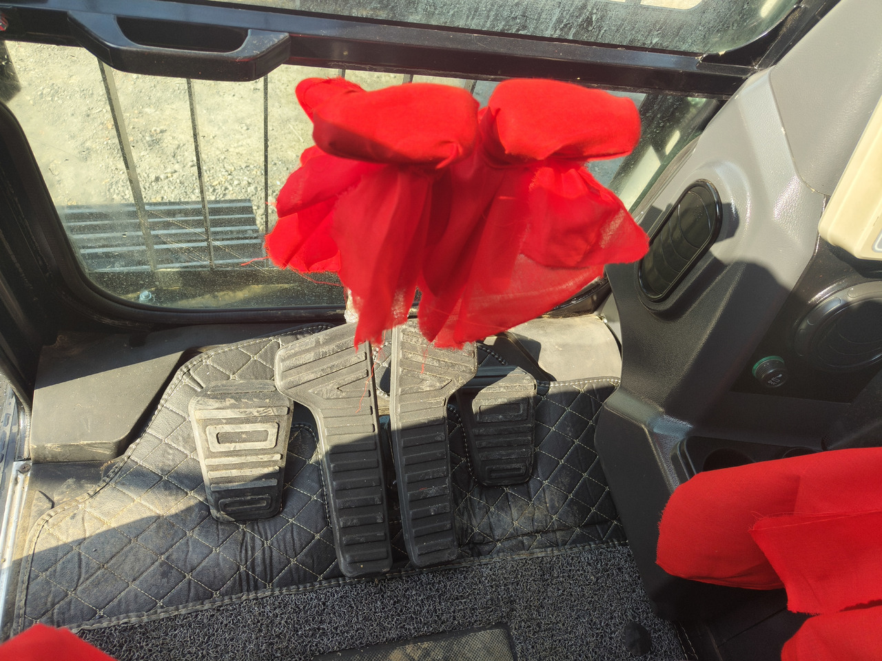 Crawler excavator SANY SY265C: picture 20