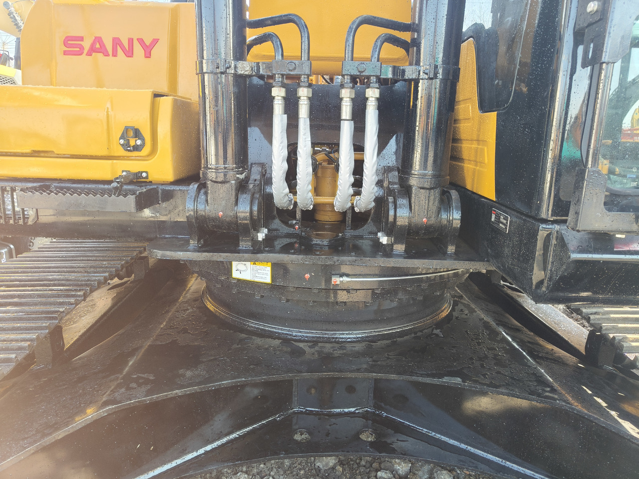 Crawler excavator SANY SY265C: picture 13