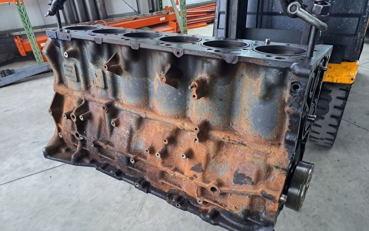 1002016 Renault PREMIUM DXI 11 440 - Cylinder block for Truck: picture 4 1002016 Renault PREMIUM DXI 11 440 - Cylinder block for Truck: picture 4