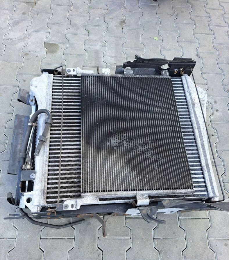 Behr KOMPLET CHŁODNICA VOLVO FE RENAULT PREMIUM DXI 7 - Radiator for Truck: picture 4 Behr KOMPLET CHŁODNICA VOLVO FE RENAULT PREMIUM DXI 7 - Radiator for Truck: picture 4