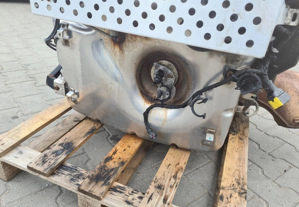 FORD KATALIZATOR TŁUMIK DPF FILTR KOMPLETNY FORD F-MAX CARGO 500 EURO 6 - Muffler: picture 4 FORD KATALIZATOR TŁUMIK DPF FILTR KOMPLETNY FORD F-MAX CARGO 500 EURO 6 - Muffler: picture 4