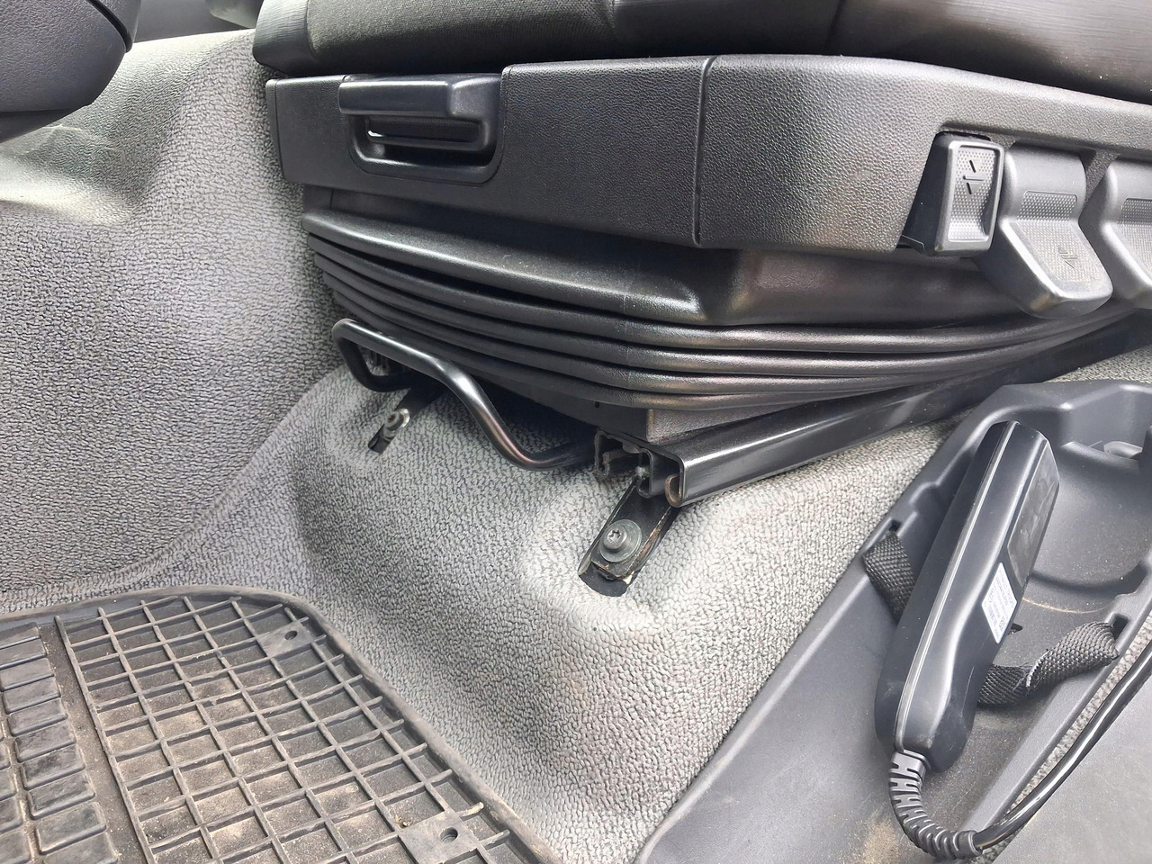 FOTEL KIEROWCY RENAULT GAMA D - Seat for Truck: picture 3 FOTEL KIEROWCY RENAULT GAMA D - Seat for Truck: picture 3