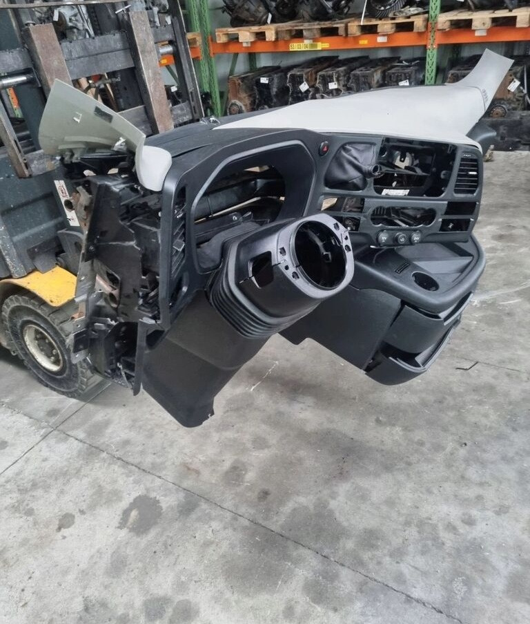 Ford KONSOLA KOMPLETNA KOKPIT DESKA ROZDZIELCZA STELAŻ F-MAX EURO 6 Ford KONSOLA KOMPLETNA KOKPIT DESKA ROZDZIELCZA STELAŻ FORD F-MAX EURO 6 - Dashboard for Truck: picture 4 Ford KONSOLA KOMPLETNA KOKPIT DESKA ROZDZIELCZA STELAŻ F-MAX EURO 6 Ford KONSOLA KOMPLETNA KOKPIT DESKA ROZDZIELCZA STELAŻ FORD F-MAX EURO 6 - Dashboard for Truck: picture 4