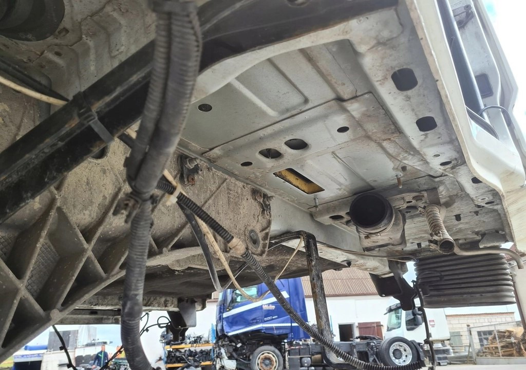 Cab GOŁA SZKIELET POSZYCIE BLACHA RENAULT GAMA T HIGH WYSOKA KABINA: picture 13