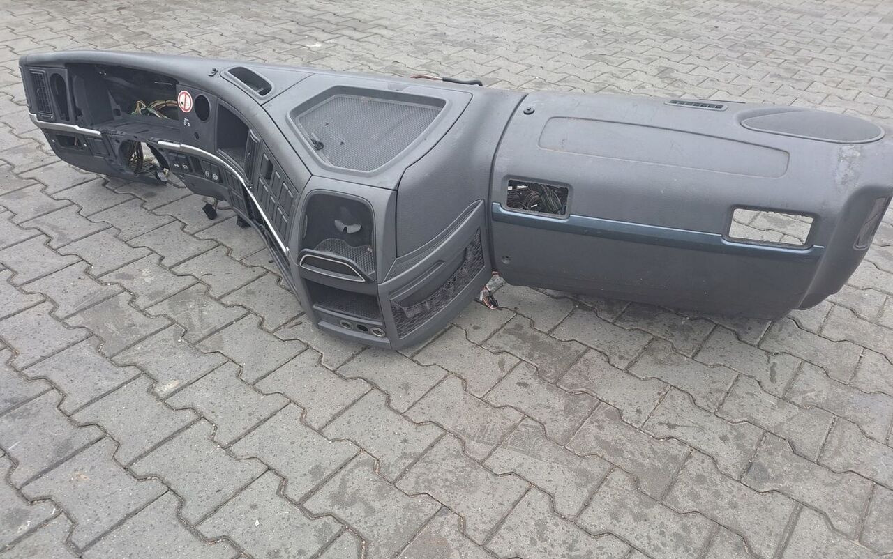 KONSOLA KOMPLETNA KOKPIT DESKA VOLVO FM 9 13 LIFT - Dashboard for Truck: picture 3 KONSOLA KOMPLETNA KOKPIT DESKA VOLVO FM 9 13 LIFT - Dashboard for Truck: picture 3